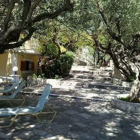 Sofos Apartment *